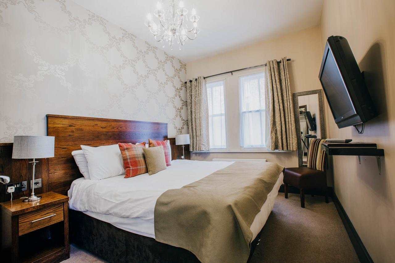 The Duke Of Edinburgh Hotel & Bar Barrow-in-Furness Extérieur photo