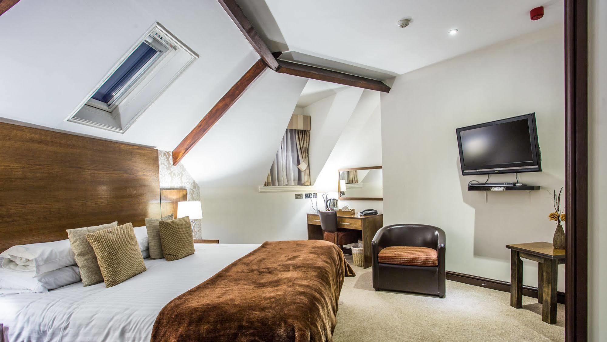 The Duke Of Edinburgh Hotel & Bar Barrow-in-Furness Extérieur photo